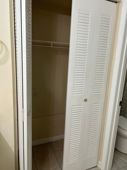 Building Photo - 2517 S 17th St