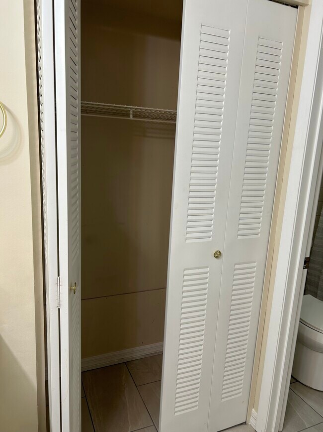 Building Photo - 2517 S 17th St