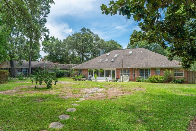 Building Photo - FIVE Bedroom Home in Bluewater Bay