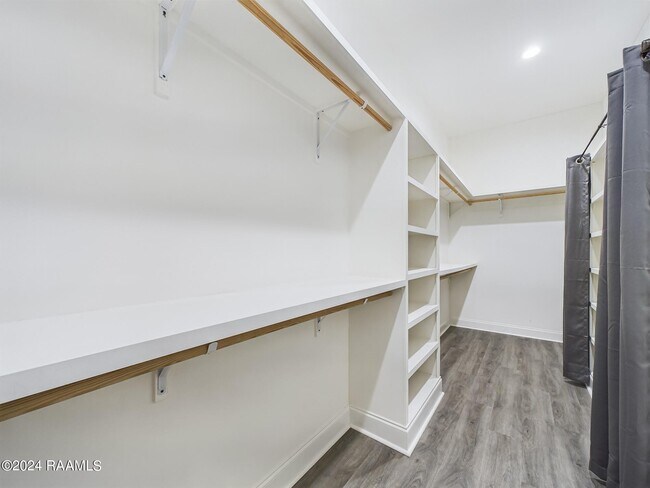 Building Photo - 316 Redfern St