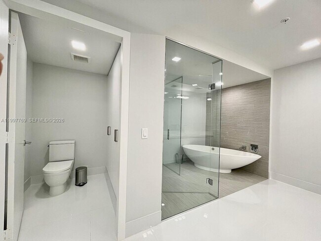 Building Photo - 330 Sunny Isles Blvd