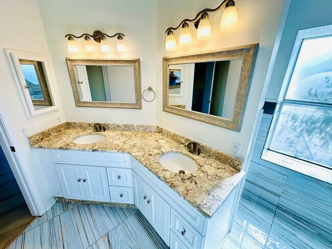 Building Photo - A Stunning 3-Bedroom 2.5-Bath 2 Storey Hom...