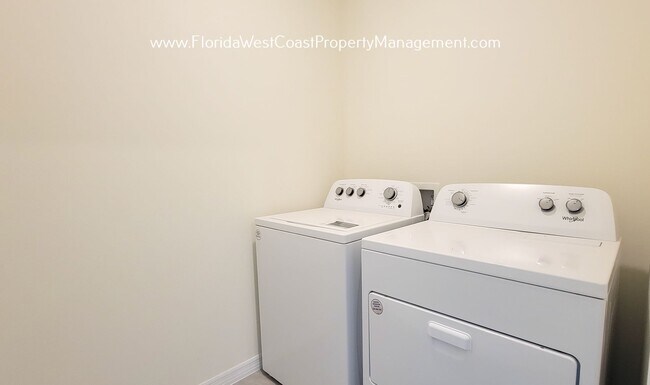 Building Photo - 5680 Woodland Sage Dr