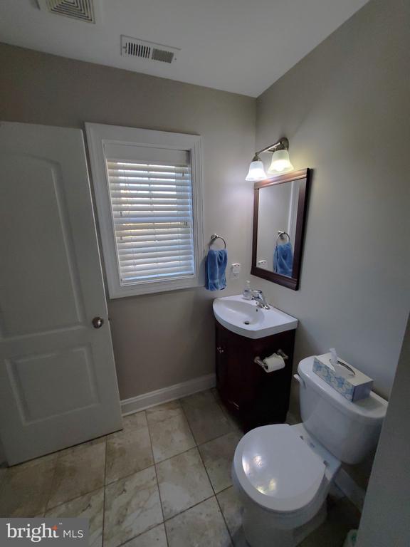 Building Photo - 3709 Fords Ln