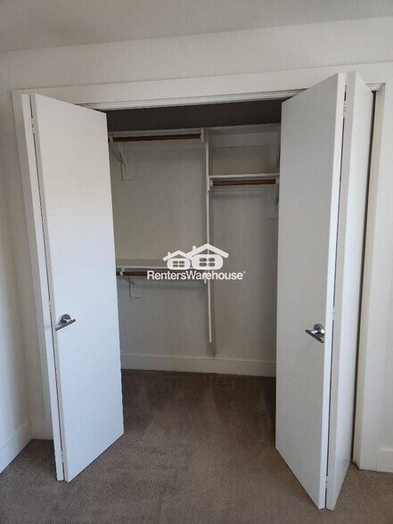 Building Photo - 1333 W 22nd St