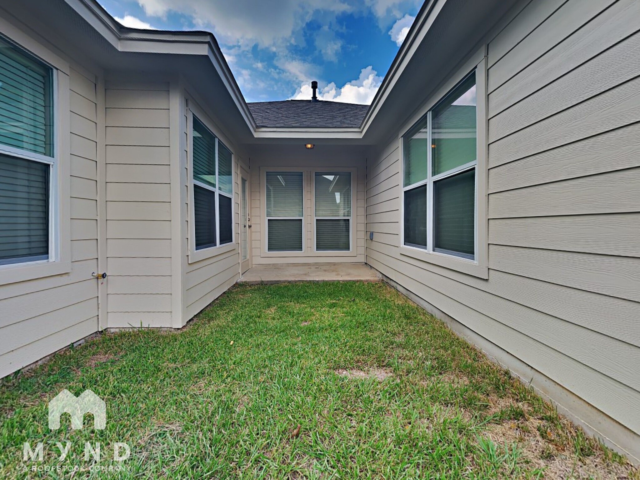 Building Photo - 983 Oak Lynn Dr