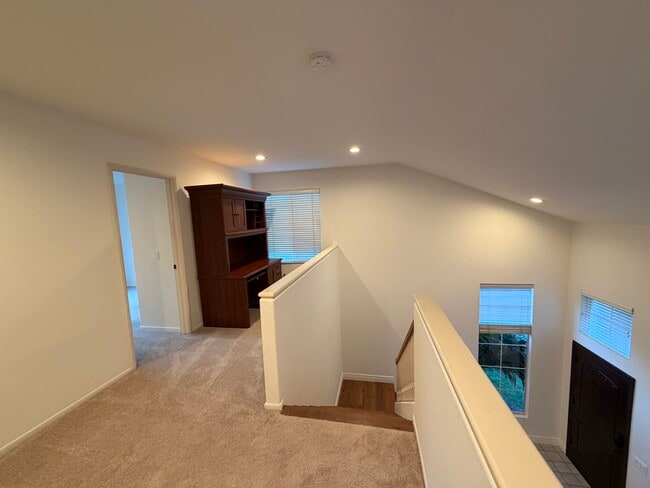 Building Photo - 27 Surfbird Ln