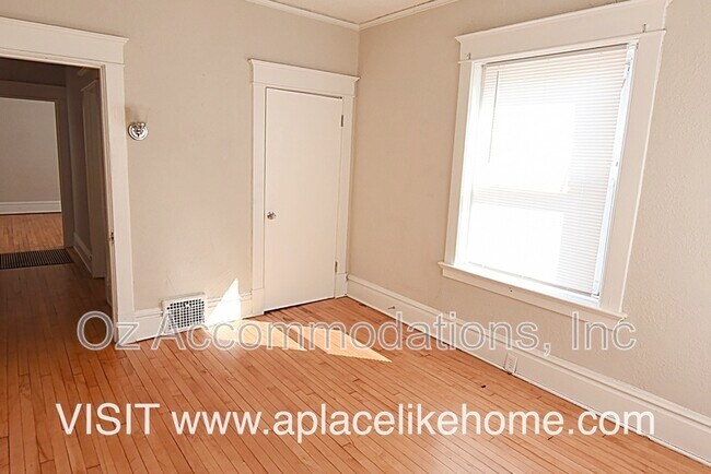 Building Photo - 3807 Washington St