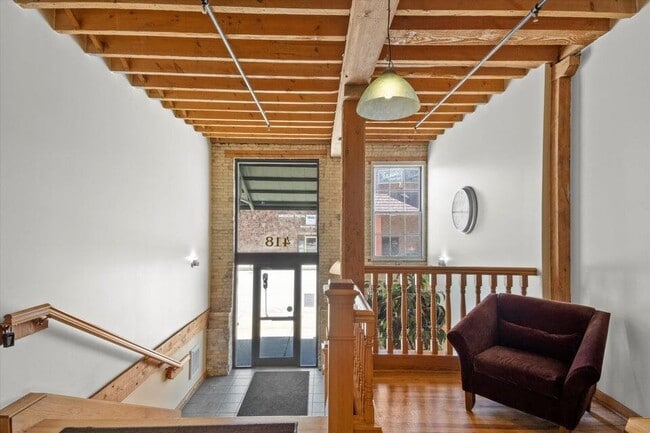 Building Photo - 418 N 3rd St