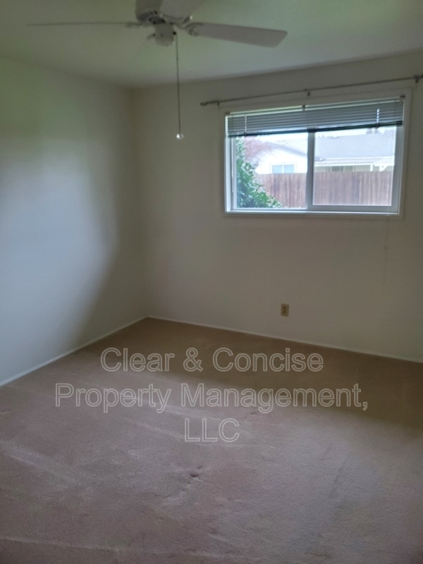 Building Photo - 265 Blackfoot Ave