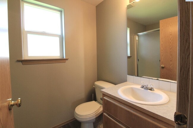 Building Photo - West Pasco 3 bed/2 bath Home