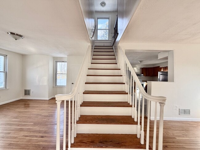 Building Photo - FOR RENT- Spacious 4 Bedroom 2 Bath Home in Penns Grove $2000