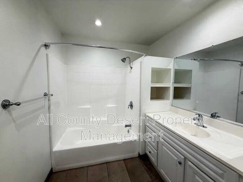 Building Photo - 27700 Avenida Terrazo