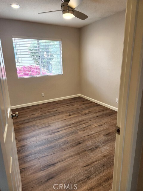 Building Photo - 24852 Via Sonoma