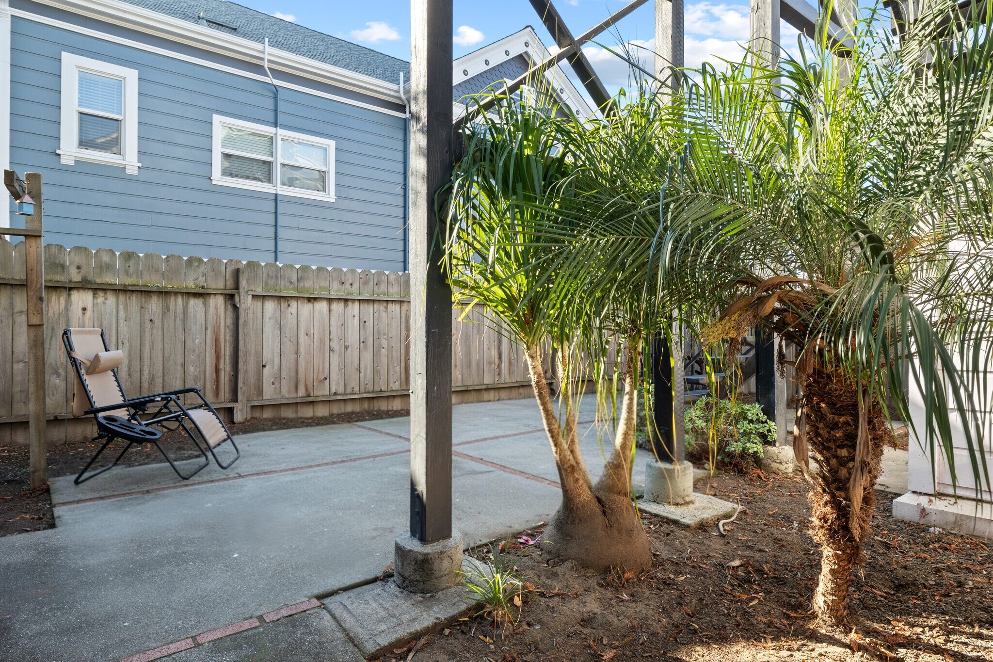 Building Photo - 1724 Lincoln Ave