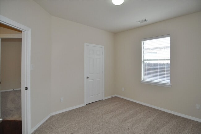 Building Photo - 20179 Royal Orchard Dr