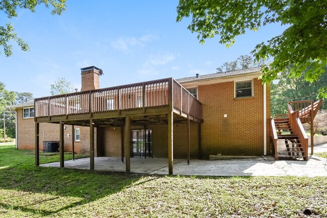 Building Photo - 4910 Springdale Rd