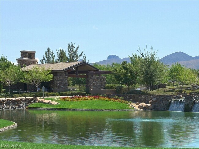 Building Photo - 10 Greely Club Tr