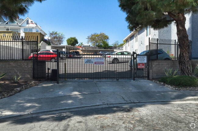 Entrance - Villa Knolls Apartments