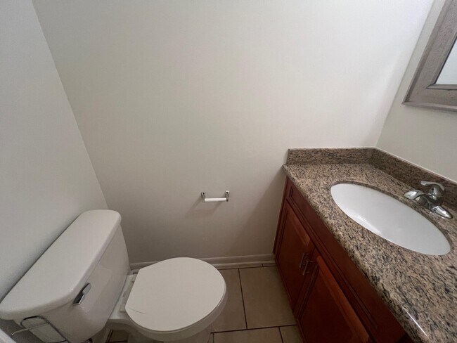 Building Photo - 115 Hughes St NE