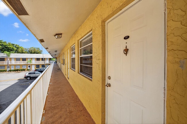 Building Photo - 4051 NE 13th Ave