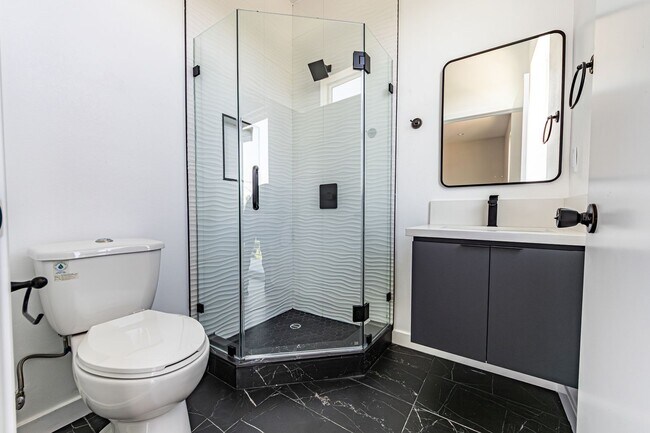 Building Photo - Stunning New 4-Bedroom Townhome with Priva...
