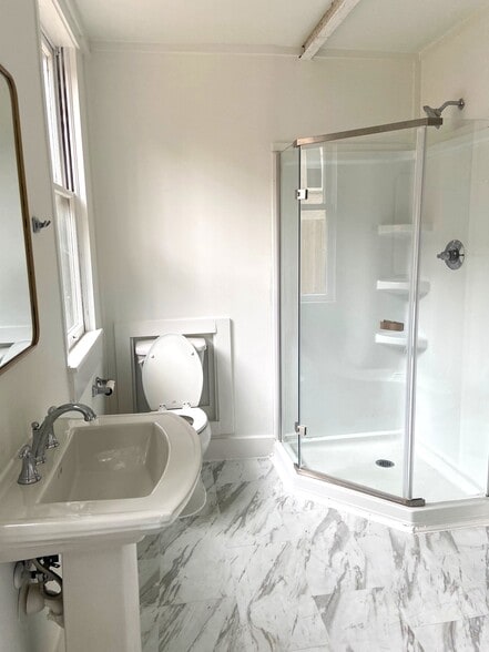 Building Photo - 1716 14th Ave S