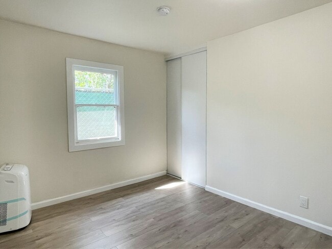 Building Photo - Newly renovated 2 + 2 in Mar Vista/Palms