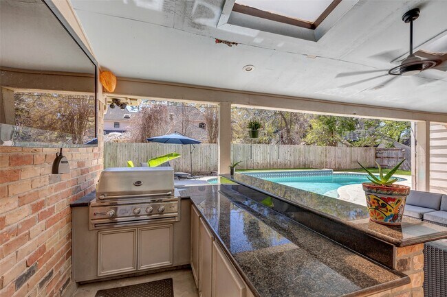 Building Photo - 9527 Enstone Cir