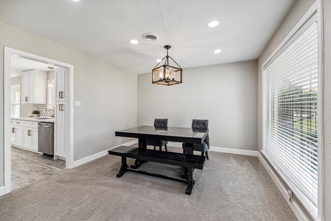 Building Photo - 5259 Willowbend Blvd