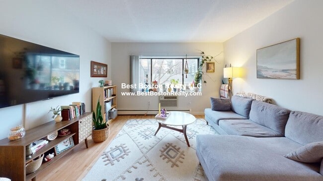 Building Photo - 19 Central St