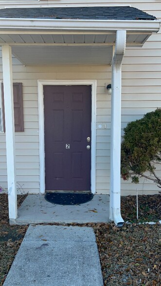 Building Photo - 6585 Carriage Ct