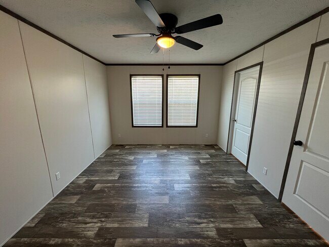 Building Photo - 38140 Ducharme Dr