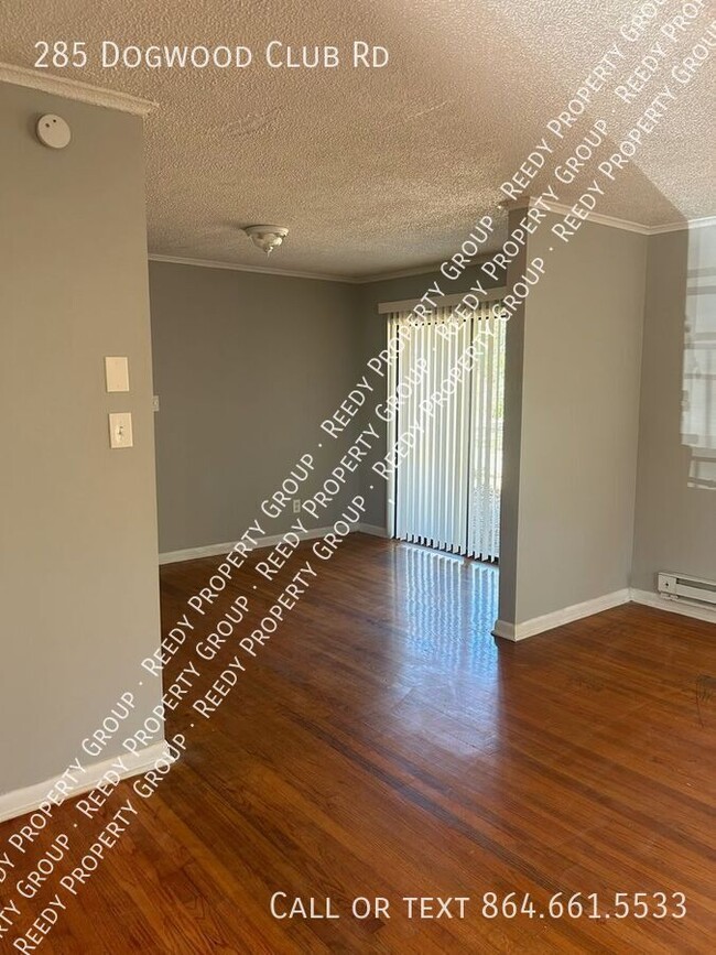 Building Photo - Large 2 bed / 1 bath remodeled duplex off ...