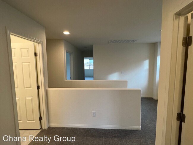 Building Photo - 4 br, 2.5 bath House - 10072 Spelter Street