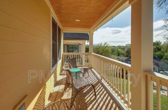 Building Photo - 1329A Meridian St