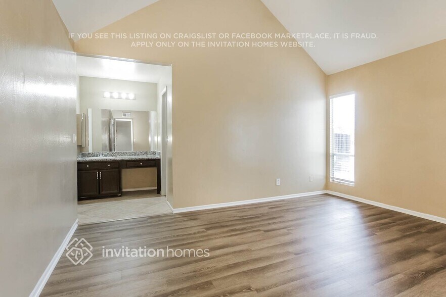 Building Photo - 3531 W Vogel Ave