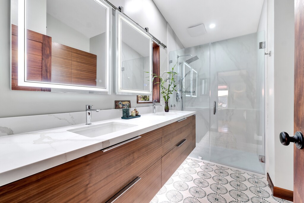 Remodeled Master bath - 171 Comanche