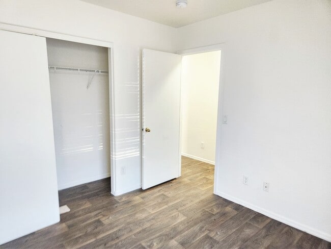 Building Photo - 3 bed 2 bath home