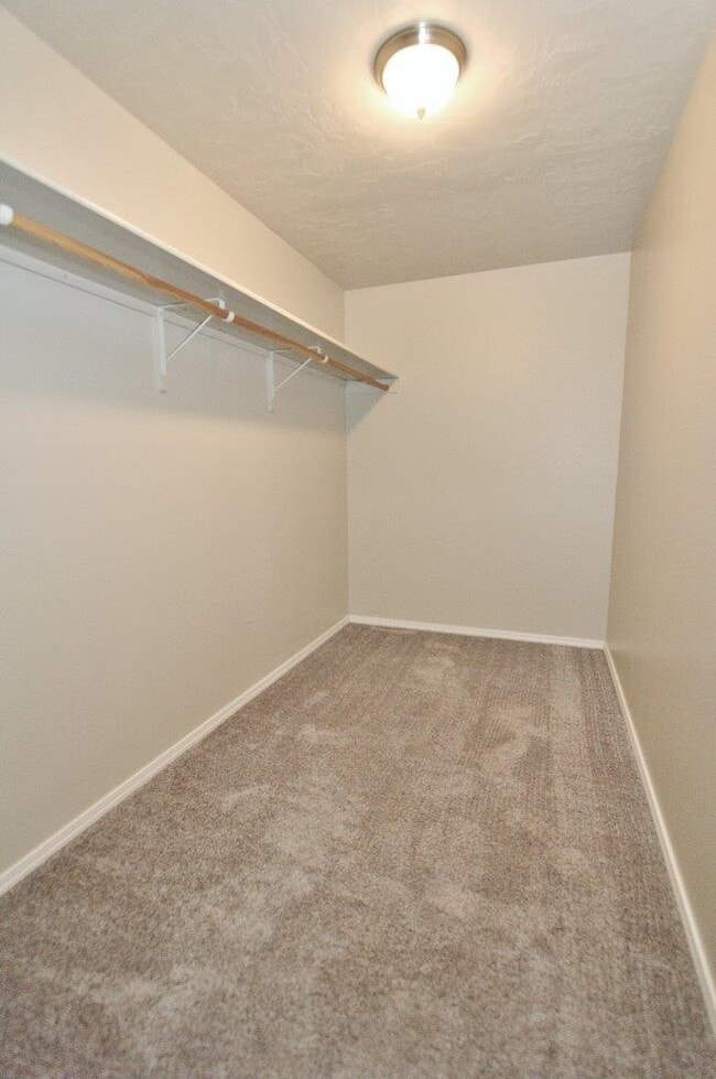 Building Photo - 769 S Beaver Creek Way