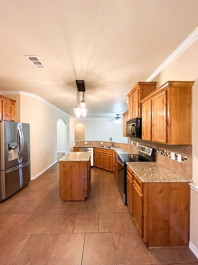 Building Photo - Available 7/16/2025 Beautiful 1 story, 4 b...