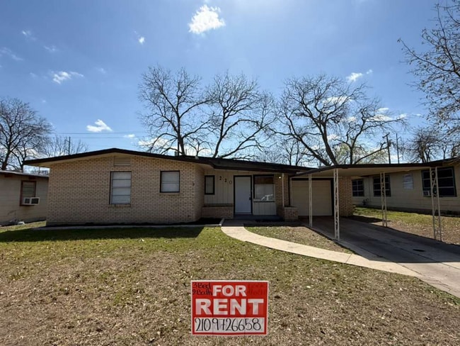 Building Photo - 230 Craigmont Ln