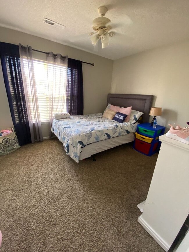 Building Photo - Home Available in Liberty Hall Plantation!