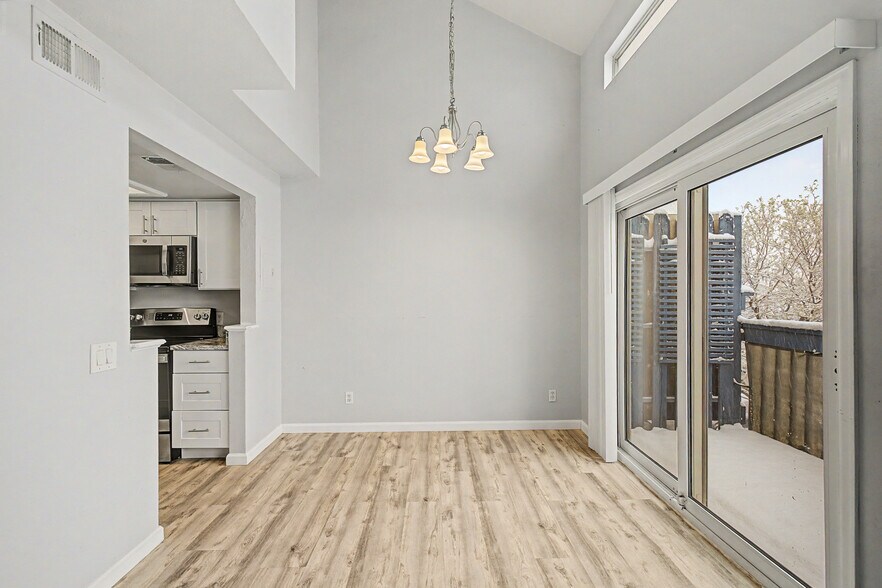 Building Photo - 1342 S Cathay Ct