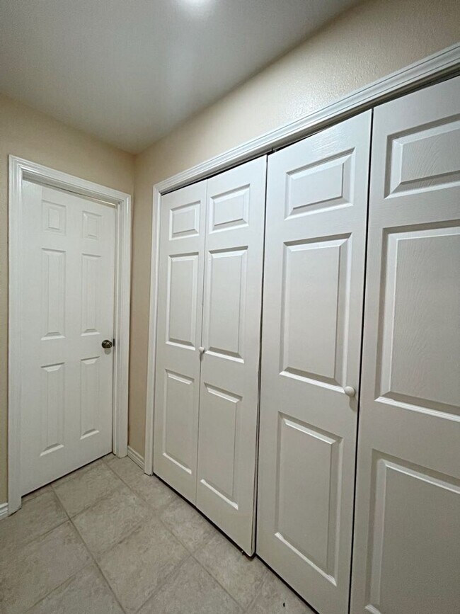 Building Photo - 1190 Bernice Ln