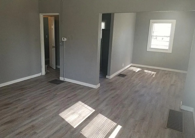 Building Photo - ****COMING SOON**** Charming 2-story home ...