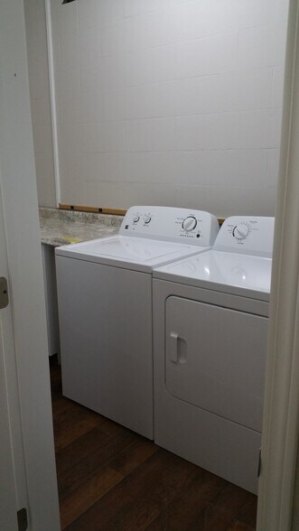Private laundry - 410 W Webster St