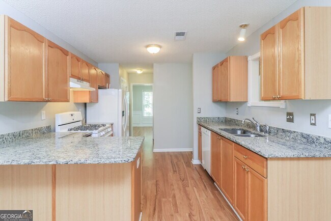 Building Photo - 1005 Crooked Creek Ct SE