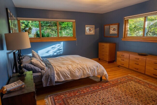 Building Photo - 3bd/1.5ba Burien House