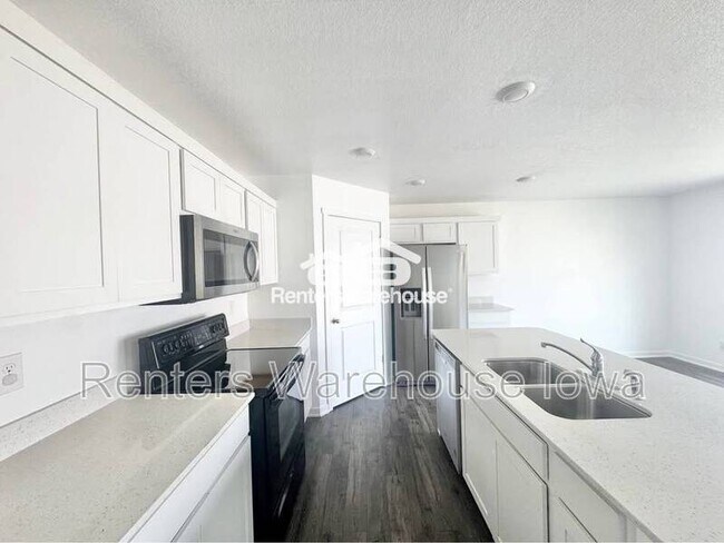 Building Photo - 4195 Cheyenne Ct